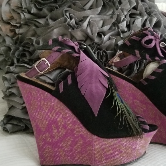 Shoes - Picture 4 of 5